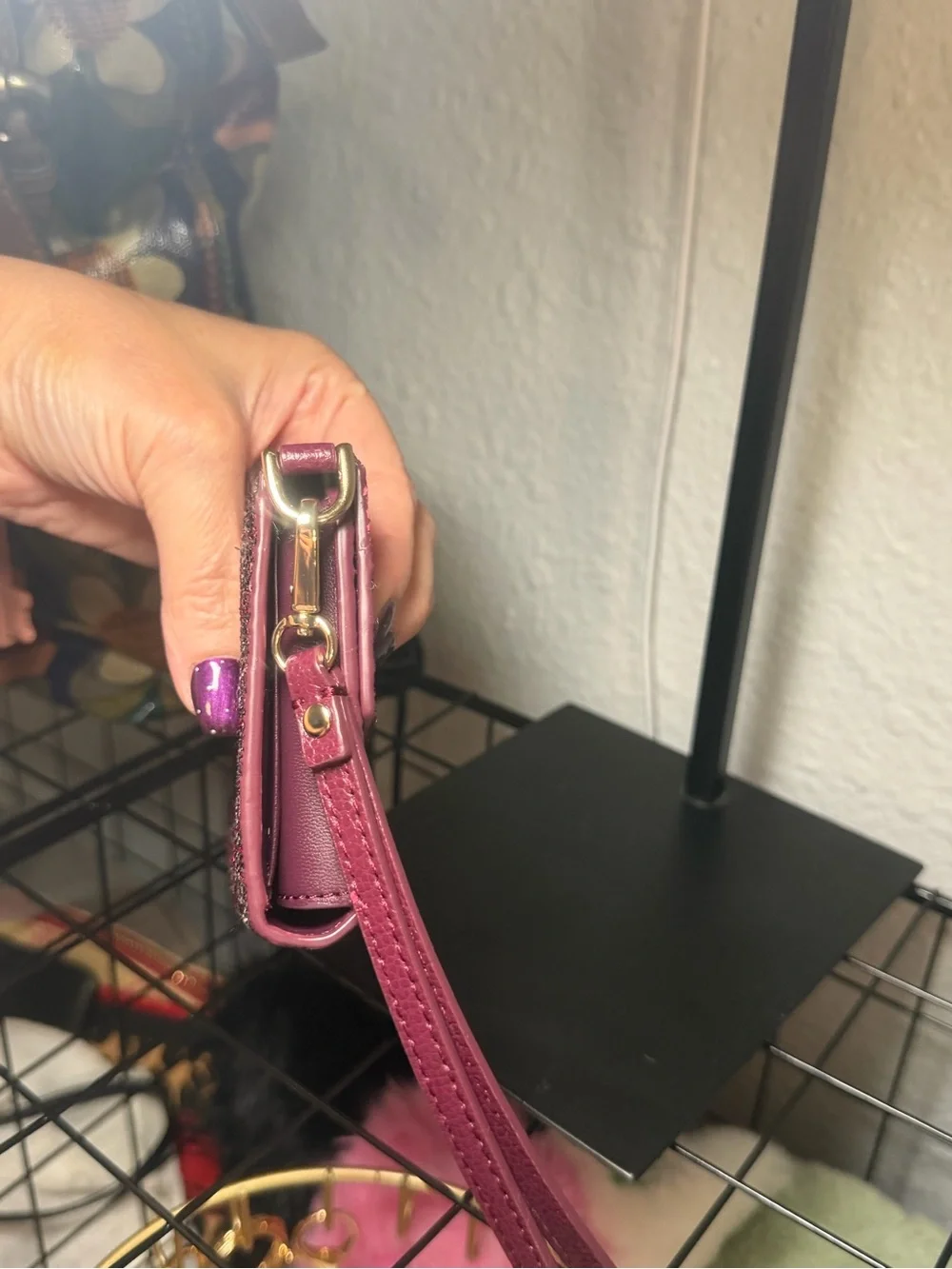 Kate Spade New York Laurel Way Glitter Envelope Wristlet in Deep Plum / Burgundy